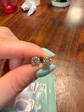 Classic Round-Cut Clear Moissanite Stone Stud Earrings - Women Jewelry